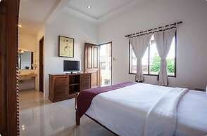 4 Bathroom Private Pool Villa near Seminyak Beach Bali
