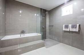 SMV - garden - 8-BR · 8BR Garden Villa Walk to Beach and Shops Legian