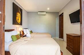 SMV - garden - 8-BR · 8BR Garden Villa Walk to Beach and Shops Legian