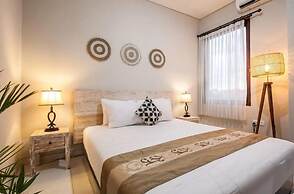 Cecilya Balian Stylish 3 Bedroom House near Beach at City Center