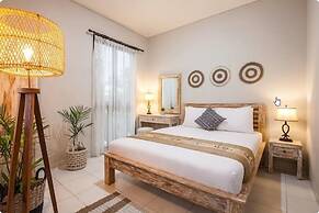 Cecilya Balian Stylish 3 Bedroom House near Beach at City Center