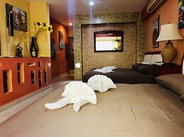Room in Villa - Suite Jacuzzi Room in Stunning Villa Playacar Ii