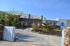 Villa Ioanna Blue- Vacation Houses for Rent 300 Metres by the sea