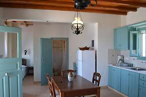 Villa Ioanna Blue- Vacation Houses for Rent 300 Metres by the sea