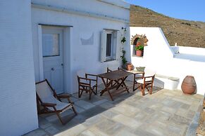 Villa Ioanna Greengrey- Vacation Houses for Rent Close to the Beach