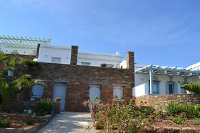 Villa Ioanna Greengrey- Vacation Houses for Rent Close to the Beach