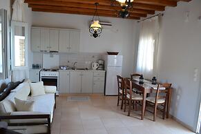 Villa Ioanna Greengrey- Vacation Houses for Rent Close to the Beach