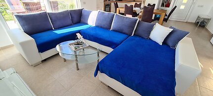 Villa Neptune With Stunning Private Pool - Maximum 6 Guests in Mastiha