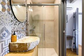 Villa Monte Santo by DuHomes