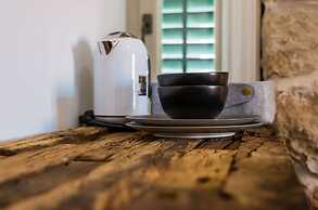 Villa Monte Santo by DuHomes