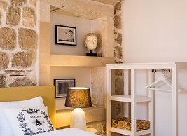 Villa Monte Santo by DuHomes