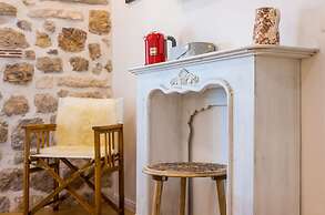 Villa Monte Santo by DuHomes