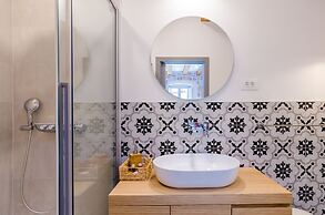 Villa Monte Santo by DuHomes