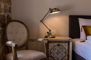 Villa Monte Santo by DuHomes