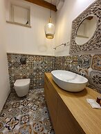 Villa Monte Santo by DuHomes