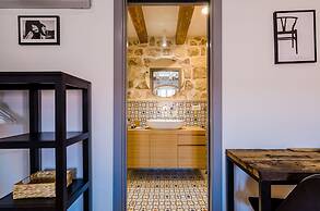 Villa Monte Santo by DuHomes