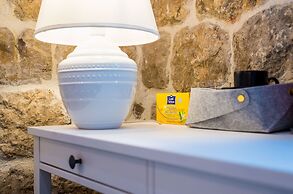 Villa Monte Santo by DuHomes