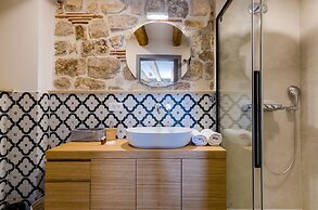 Villa Monte Santo by DuHomes