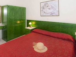 Room in Apartment - L'eremo Luxury Studio