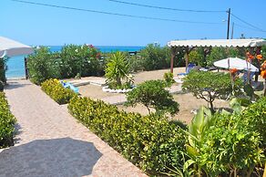 Beachfront Holiday House Eftichia