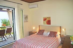 Beachfront Holiday House Eftichia