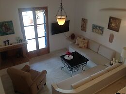 Cozy House Close to the Beach