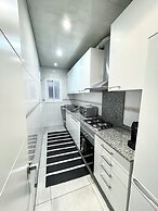 Big Flat In a Very Quiet Area and Well Connected