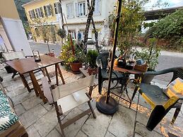 Corfu Island,cozy Apartment Next to Old Corfu Town, to the Port of Cor