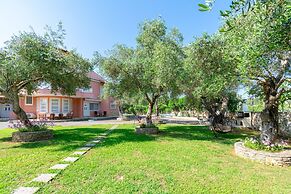 Villa Leo 1 , Dassia , Corfu