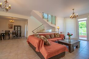 Villa Leo 2 , Dassia