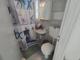 Kiki's Dream Refurbished Apartment With a Bacony and sea Views