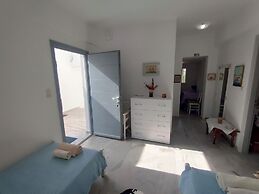 Kiki's Dream Refurbished Apartment With a Bacony and sea Views