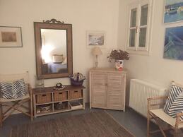 The Hill Top Cottage House In Kea