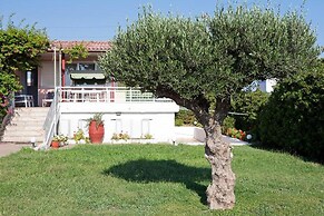 Holiday Home 4 Ananas, Only 70m far From the Beach