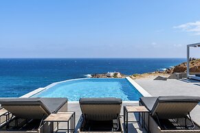 Mykonos Big Blue Villas & Suites At The Seaside