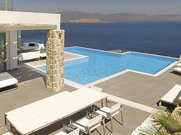 Welcome to Villa Soligia! Beach Front Villa Large Private Pool Amazing