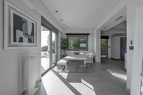 Welcome to Villa Soligia! Beach Front Villa Large Private Pool Amazing