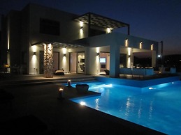 Welcome to Villa Soligia! Beach Front Villa Large Private Pool Amazing