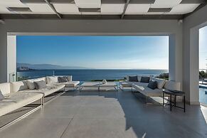 Welcome to Villa Soligia! Beach Front Villa Large Private Pool Amazing