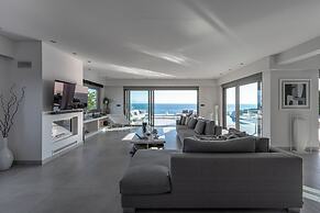 Welcome to Villa Soligia! Beach Front Villa Large Private Pool Amazing