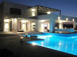 Welcome to Villa Soligia! Beach Front Villa Large Private Pool Amazing