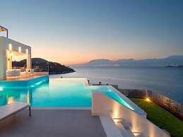 Welcome to Villa Soligia! Beach Front Villa Large Private Pool Amazing