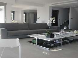 Welcome to Villa Soligia! Beach Front Villa Large Private Pool Amazing