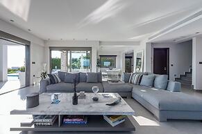 Welcome to Villa Soligia! Beach Front Villa Large Private Pool Amazing