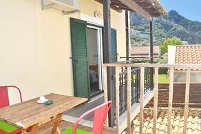 Holiday Studio Apartments Yannis on Agios Gordios Beach in Corfu