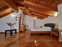 The Mirador Boutique Villa With Scenic Sea View