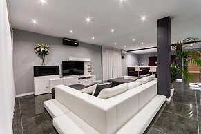 Luxurious Villa Iiheated Pool 200 Meters From The Beach Castelldefels-