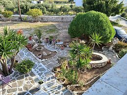 Kikis Refurbished Apartment a Veranda Dream