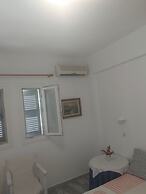 Kikis Refurbished Apartment a Veranda Dream