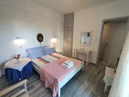 Kikis Refurbished Apartment a Veranda Dream